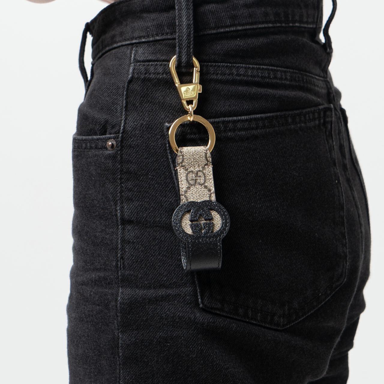 Gucci Cut-Out Interlocking G Keyring Black Beige