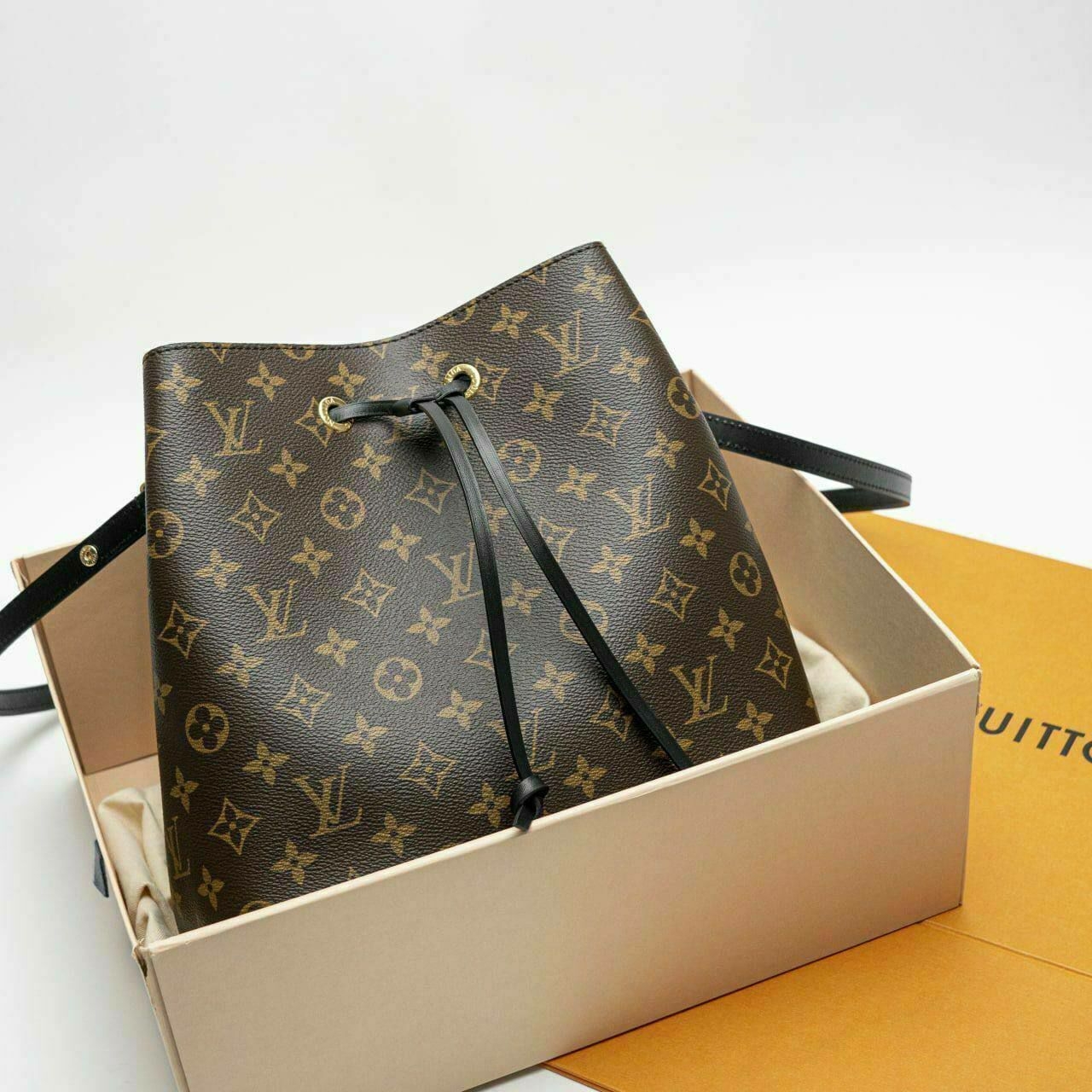 Louis Vuitton NéoNoé MM Monogram Bucket Bag Black