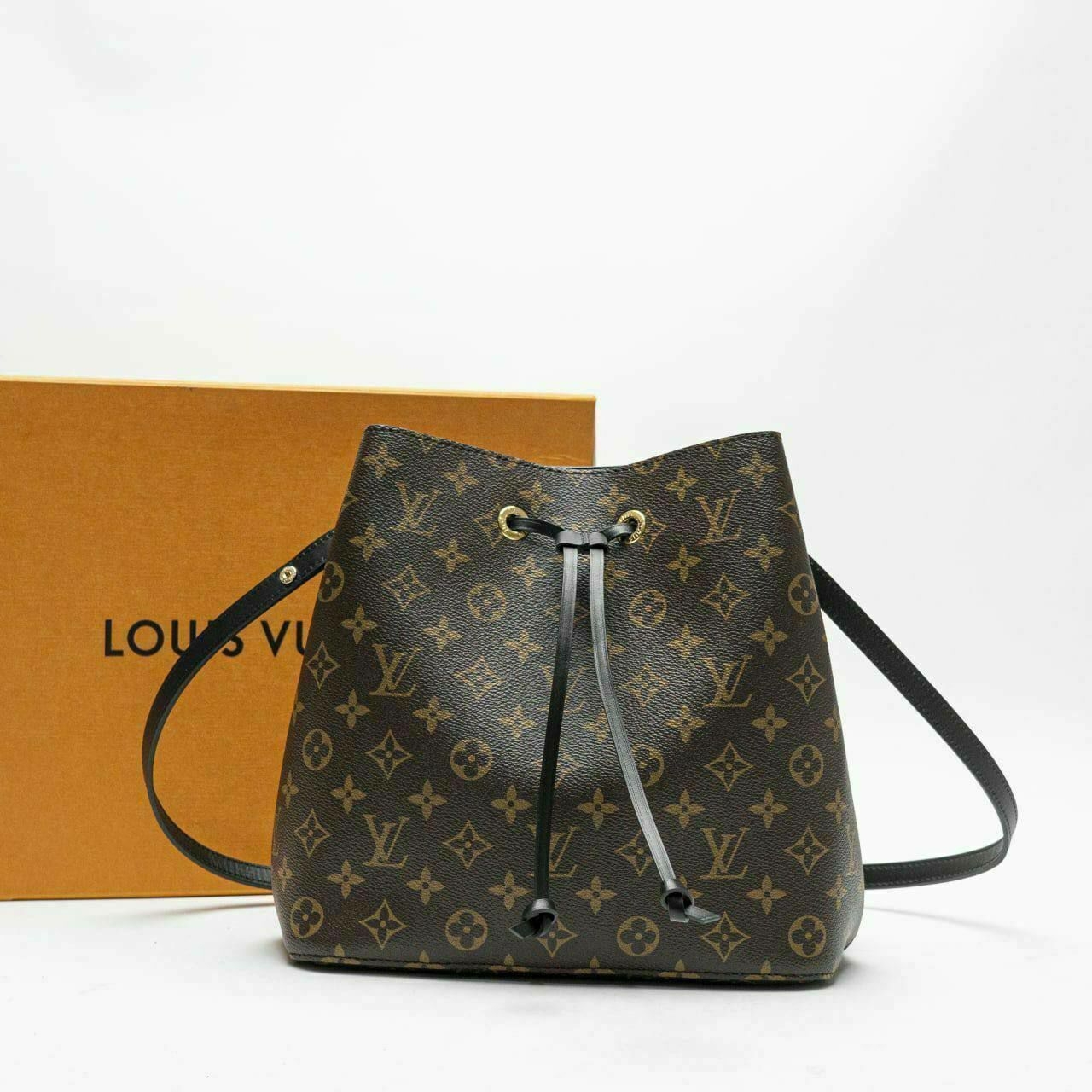 Louis Vuitton NéoNoé MM Monogram Bucket Bag Black