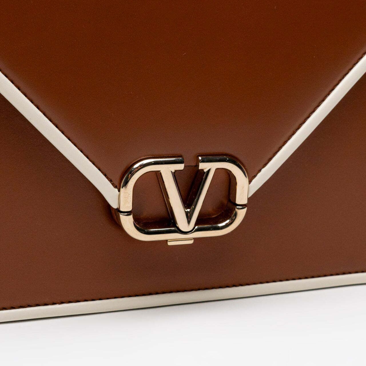 Valentino Garavani VLogo Letter Medium Shoulder Bag In Two-Tone Smooth Calfskin Leather Selleria