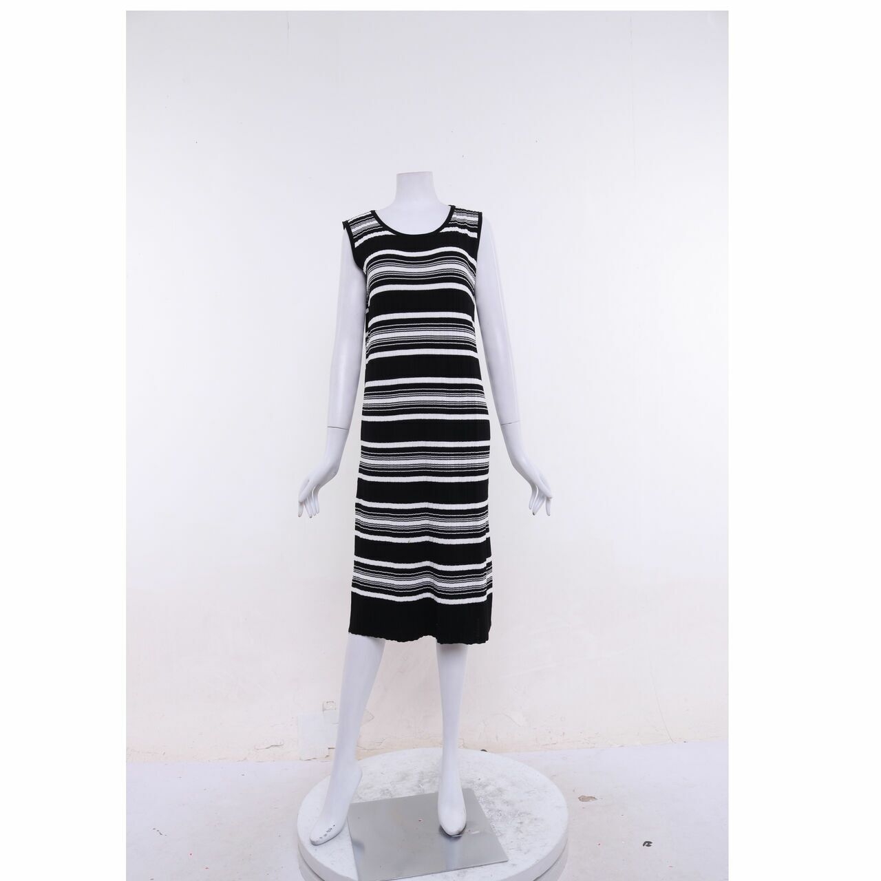 Love + Flair Black & White Midi Dress