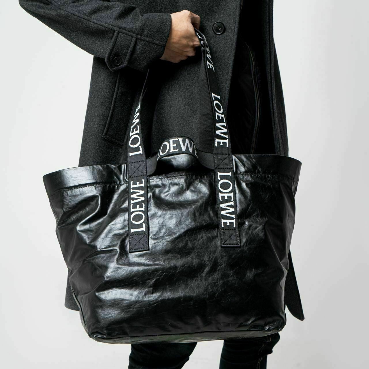 Fold Shopper in Paper Calfskin Black