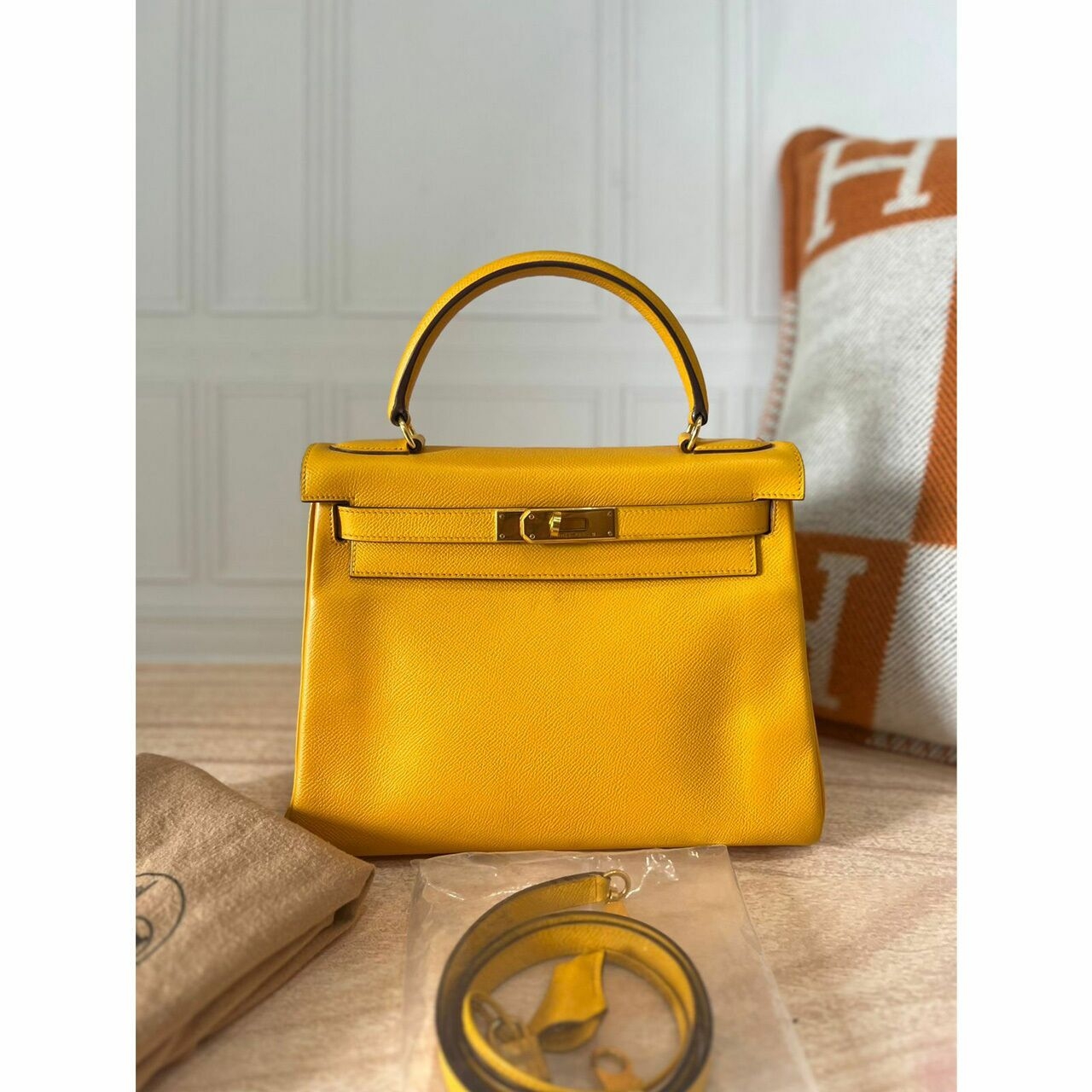 Hermes Kelly 28 Jaune Epsom GHW Vintage #Y Satchel