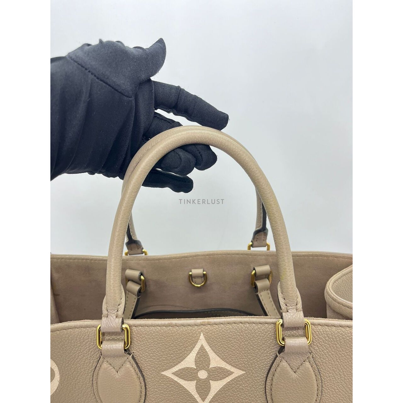 Louis Vuitton On The Go MM Tourtelle Creme Satchel Bag