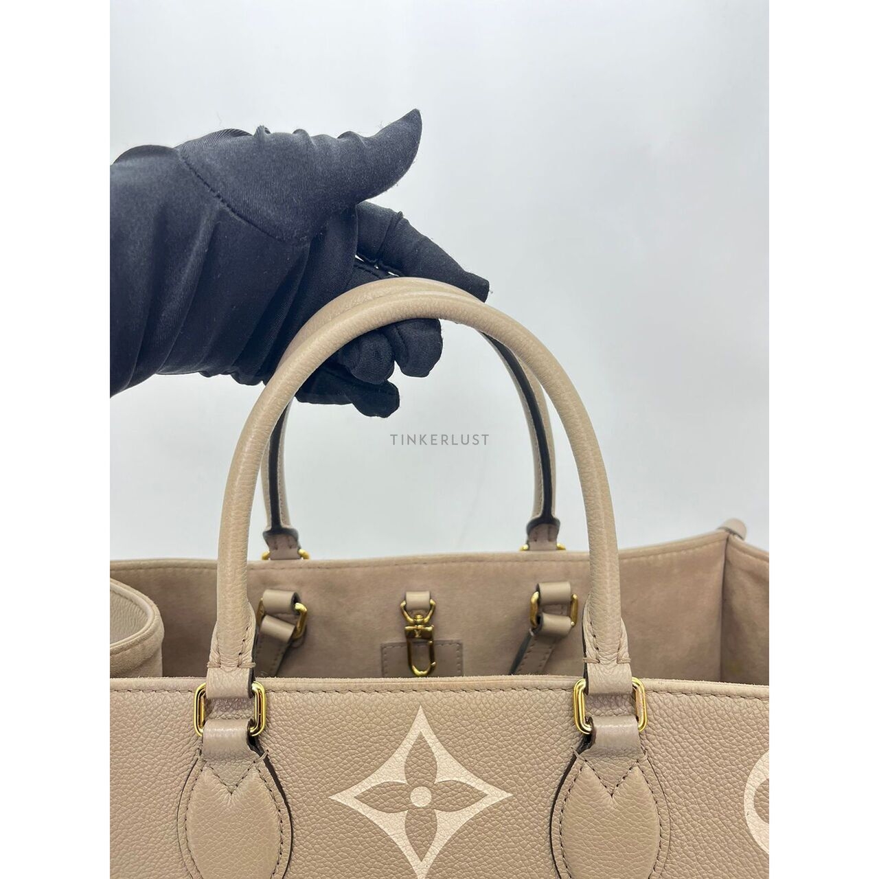 Louis Vuitton On The Go MM Tourtelle Creme Satchel Bag