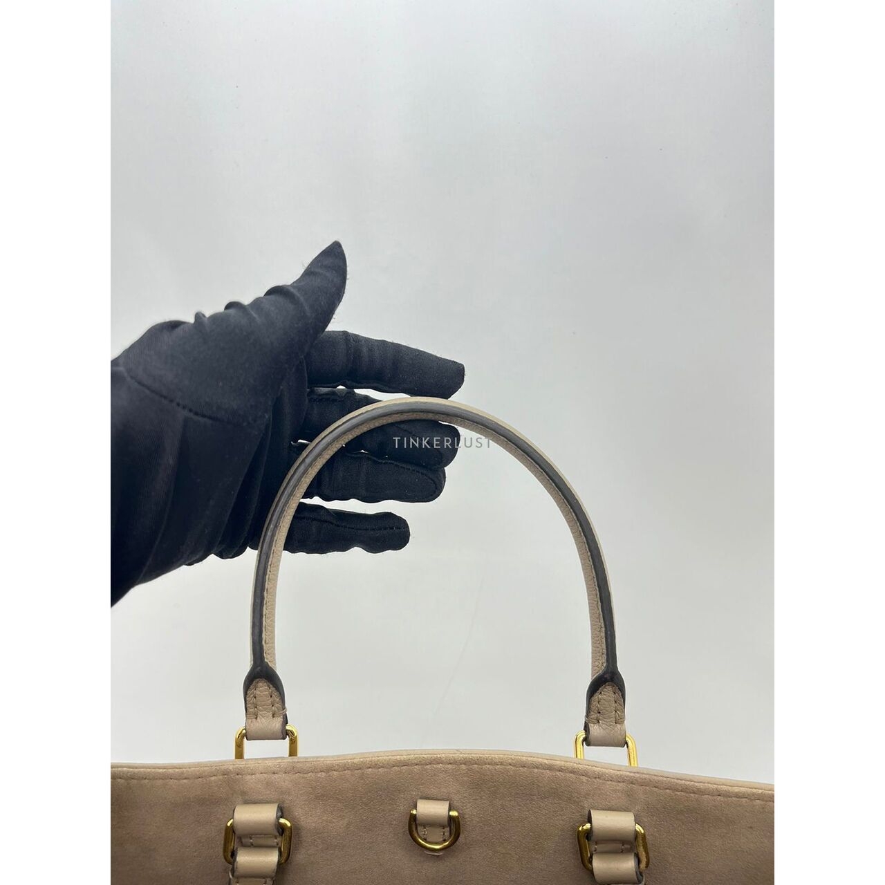 Louis Vuitton On The Go MM Tourtelle Creme Satchel Bag