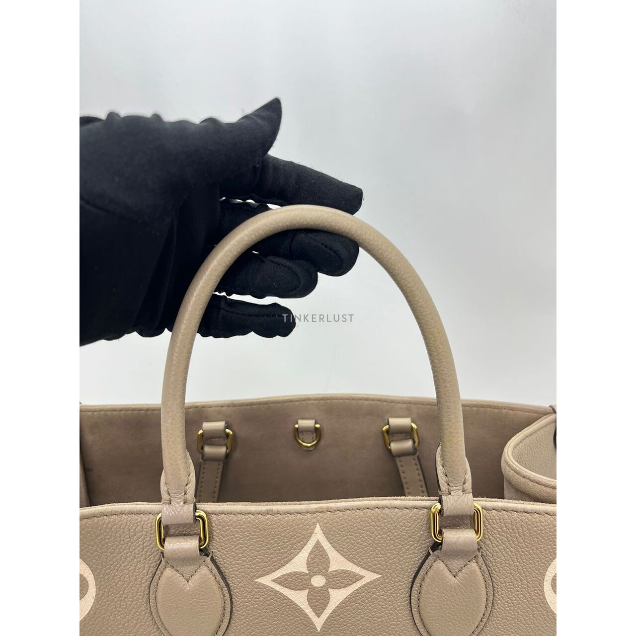 Louis Vuitton On The Go MM Tourtelle Creme Satchel Bag