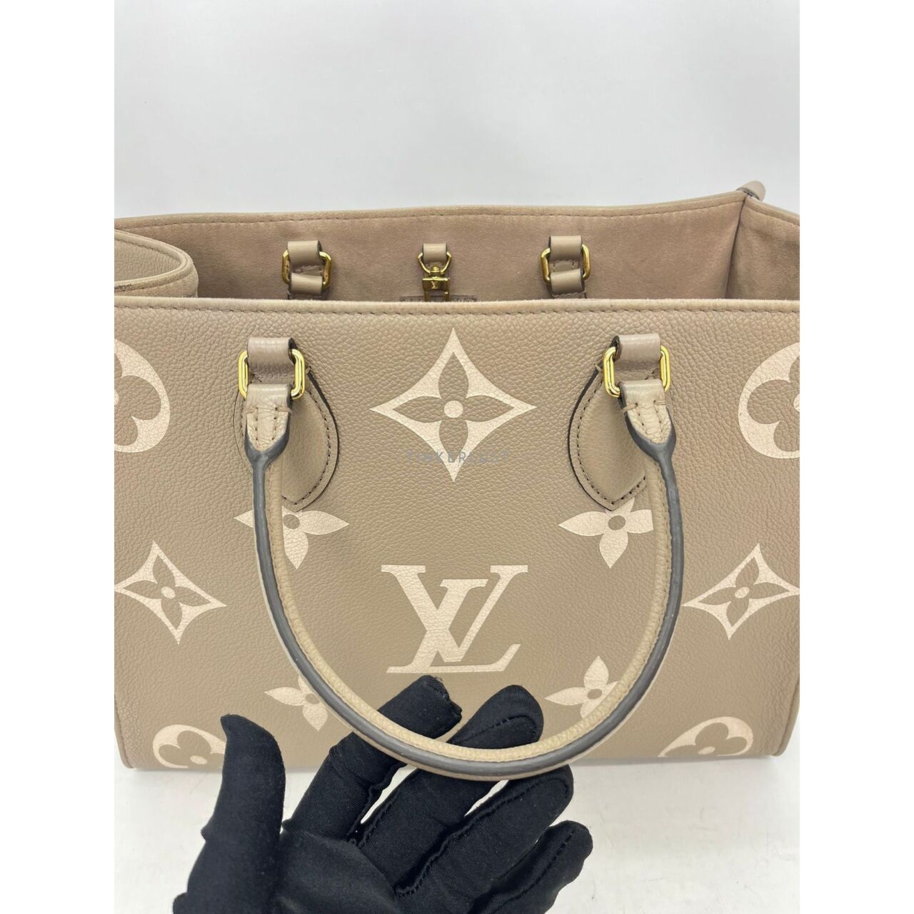 Louis Vuitton On The Go MM Tourtelle Creme Satchel Bag