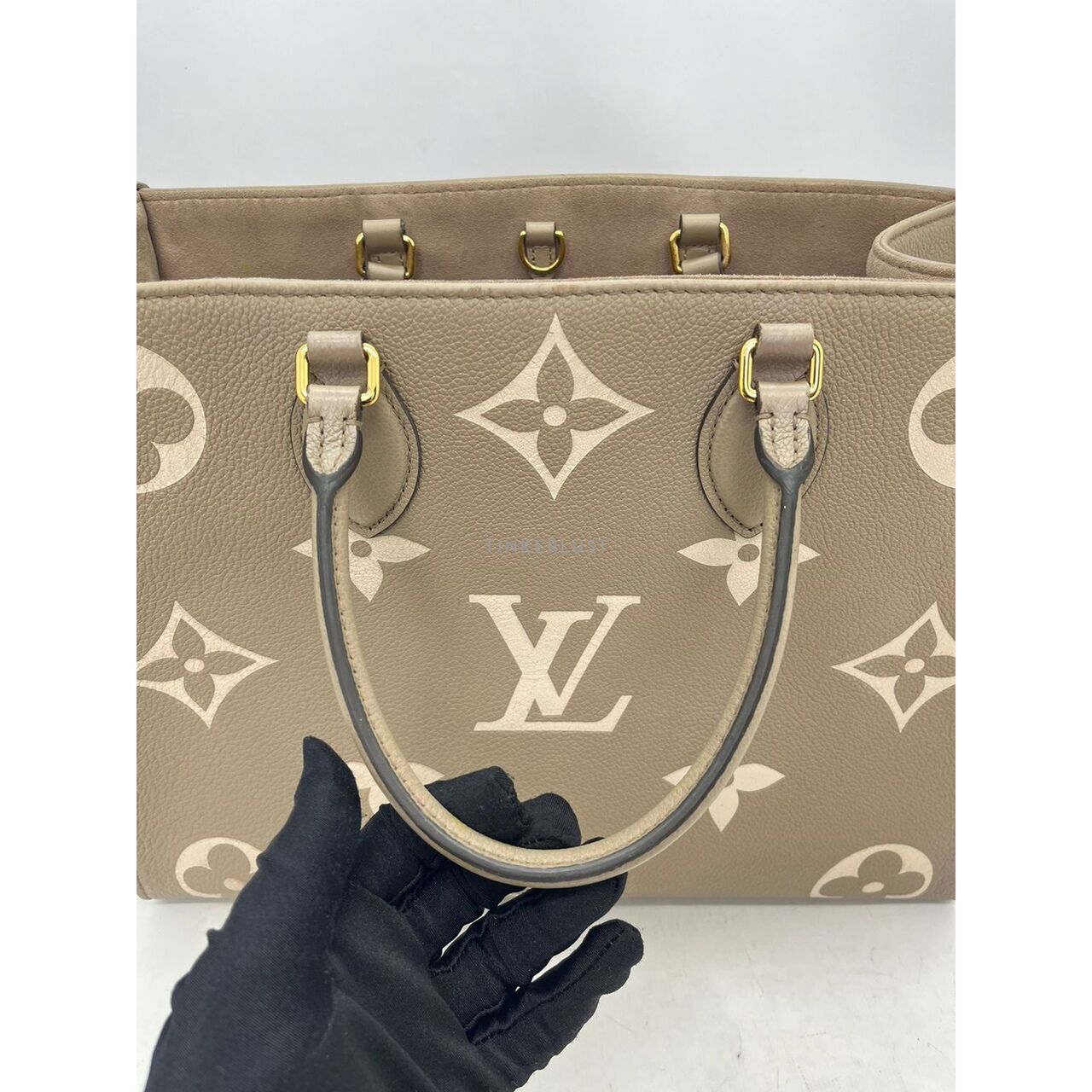 Louis Vuitton On The Go MM Tourtelle Creme Satchel Bag