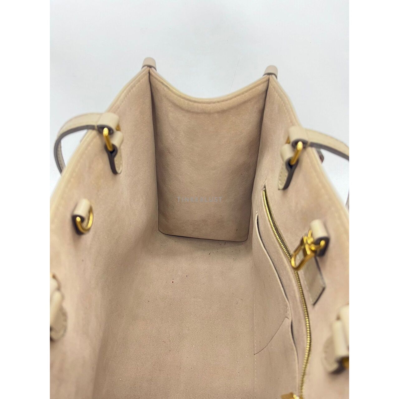 Louis Vuitton On The Go MM Tourtelle Creme Satchel Bag