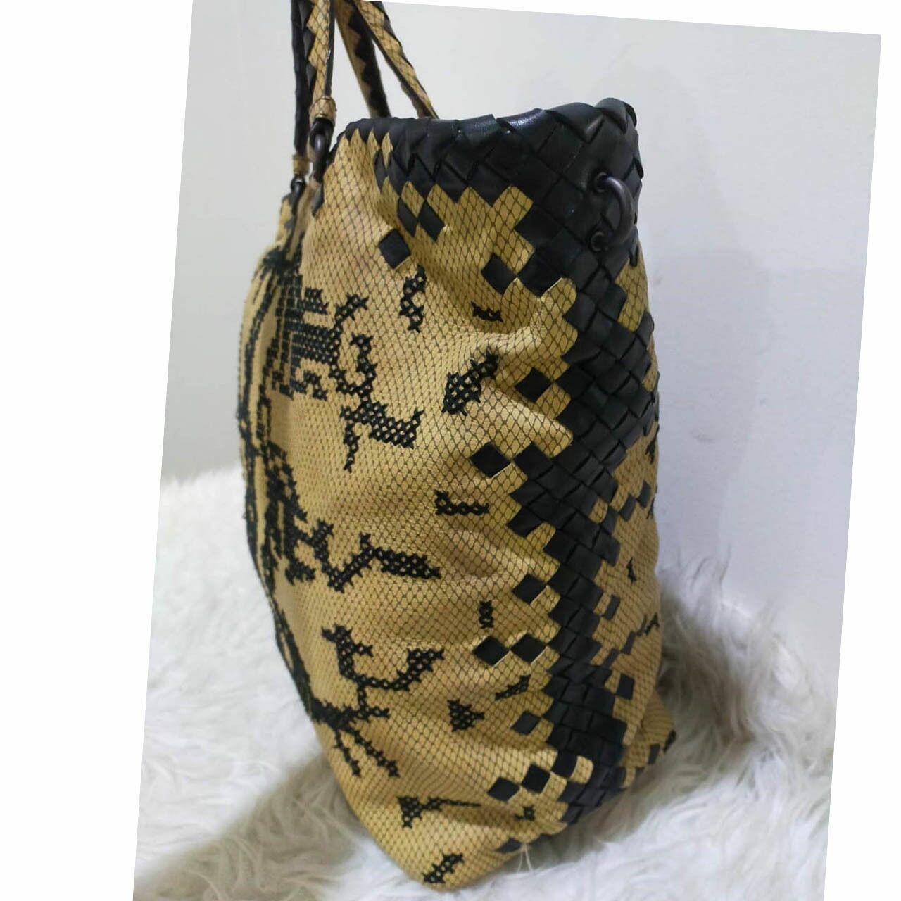 Bottega Veneta Snake Skin Leather 201112 Handbag