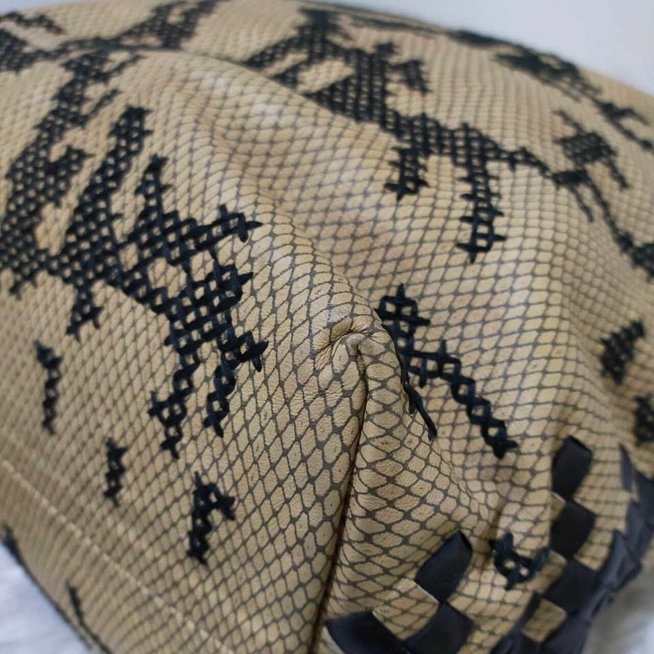 Bottega Veneta Snake Skin Leather 201112 Handbag