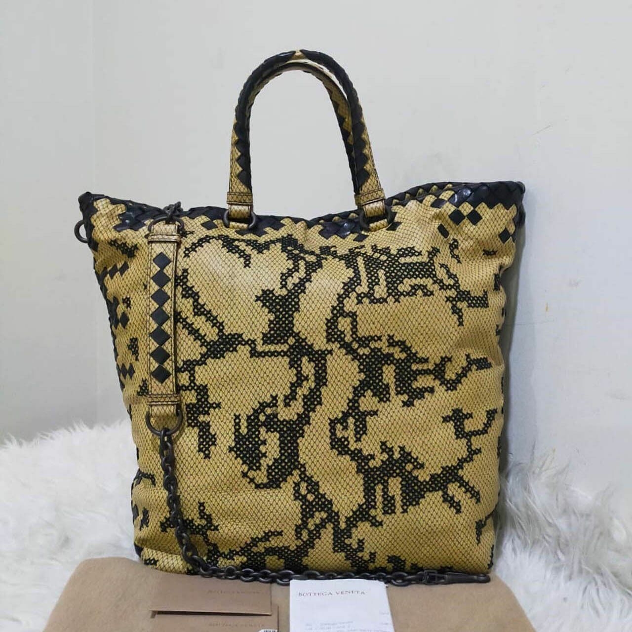 Bottega Veneta Snake Skin Leather 201112 Handbag