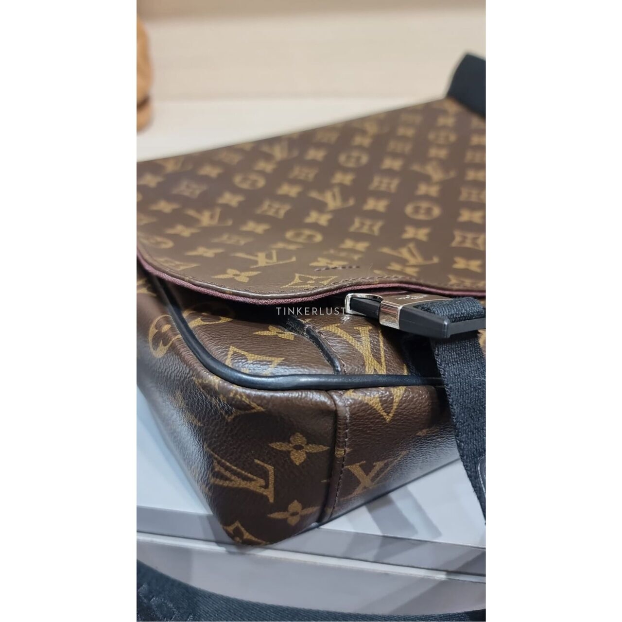 Louis Vuitton Messenger MM Monogram Canvas 2013 Shoulder Bag