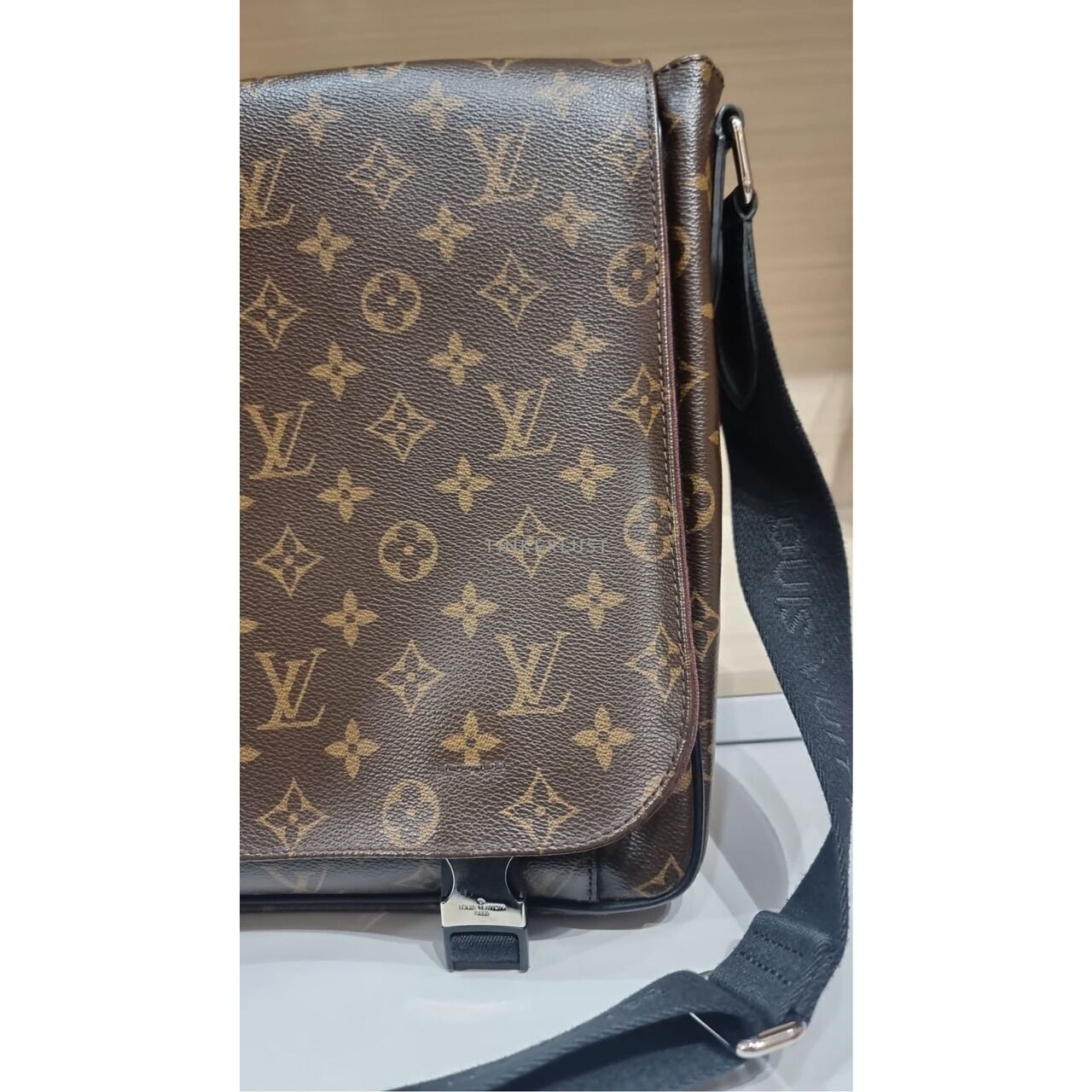 Louis Vuitton Messenger MM Monogram Canvas 2013 Shoulder Bag