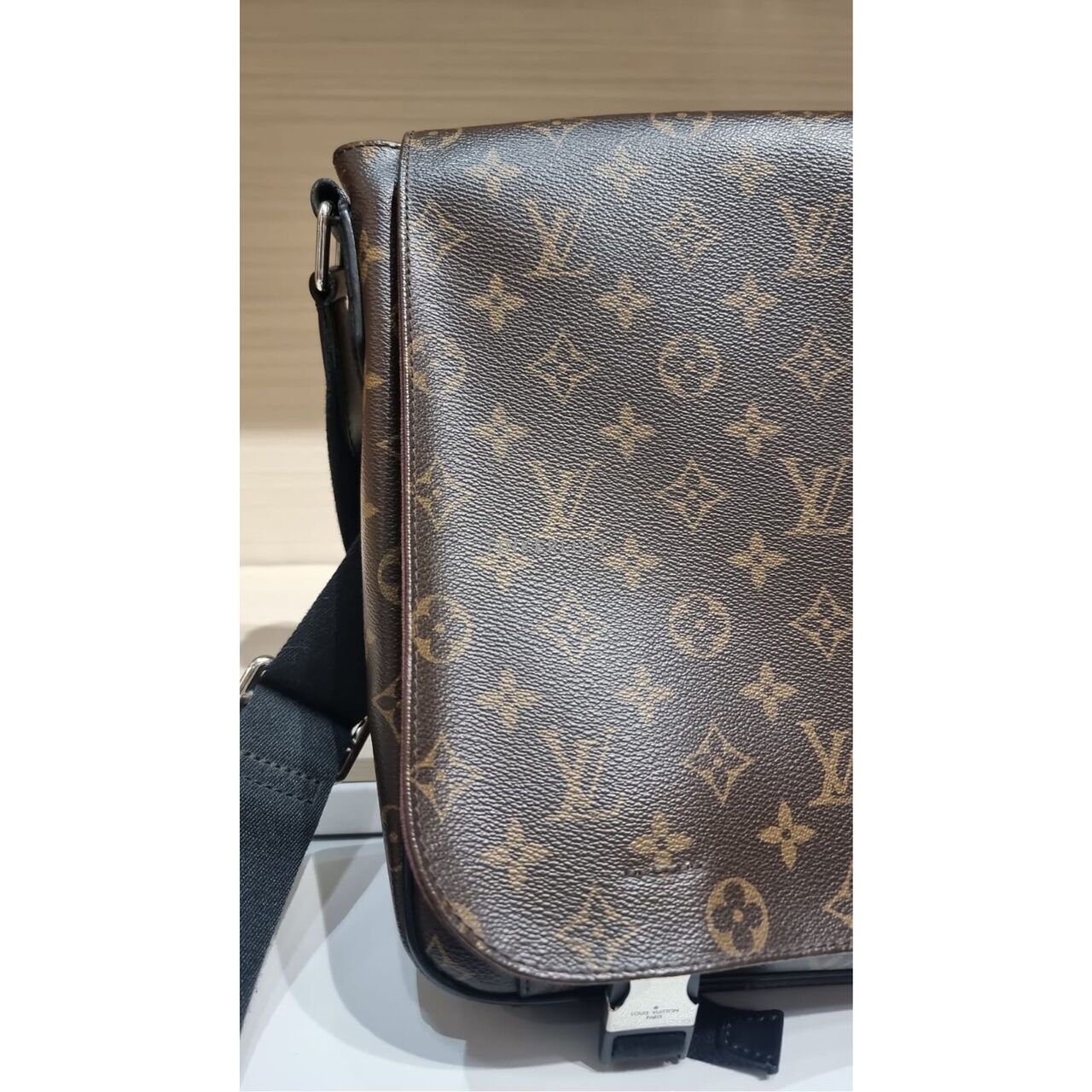 Louis Vuitton Messenger MM Monogram Canvas 2013 Shoulder Bag