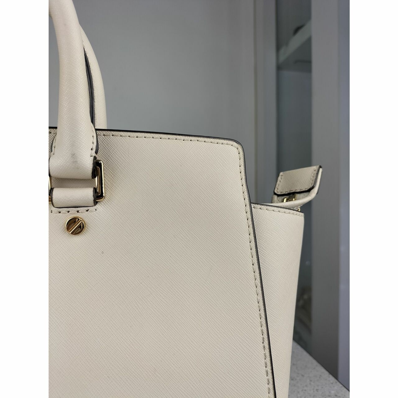 Michael Kors Selma Tote Large in White 