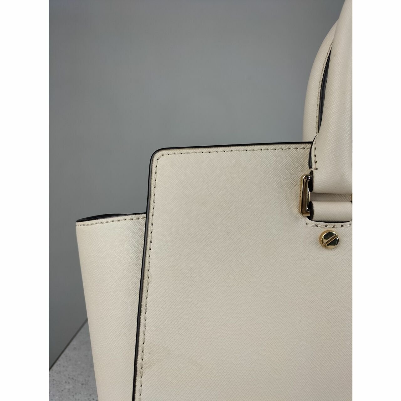 Michael Kors Selma Tote Large in White 