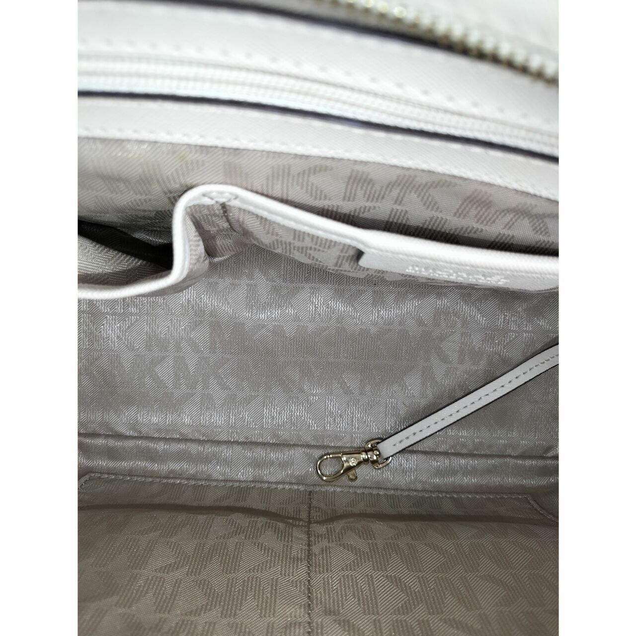 Michael Kors Selma Tote Large in White 