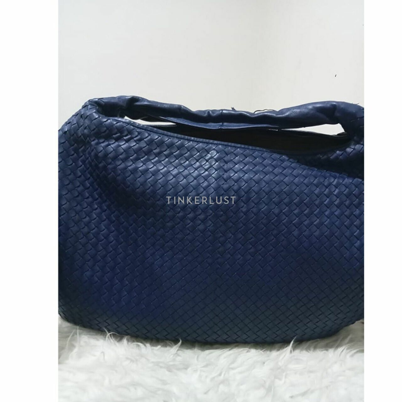 Bottega Veneta Hobo Fuzzy Maxi Navy 2011