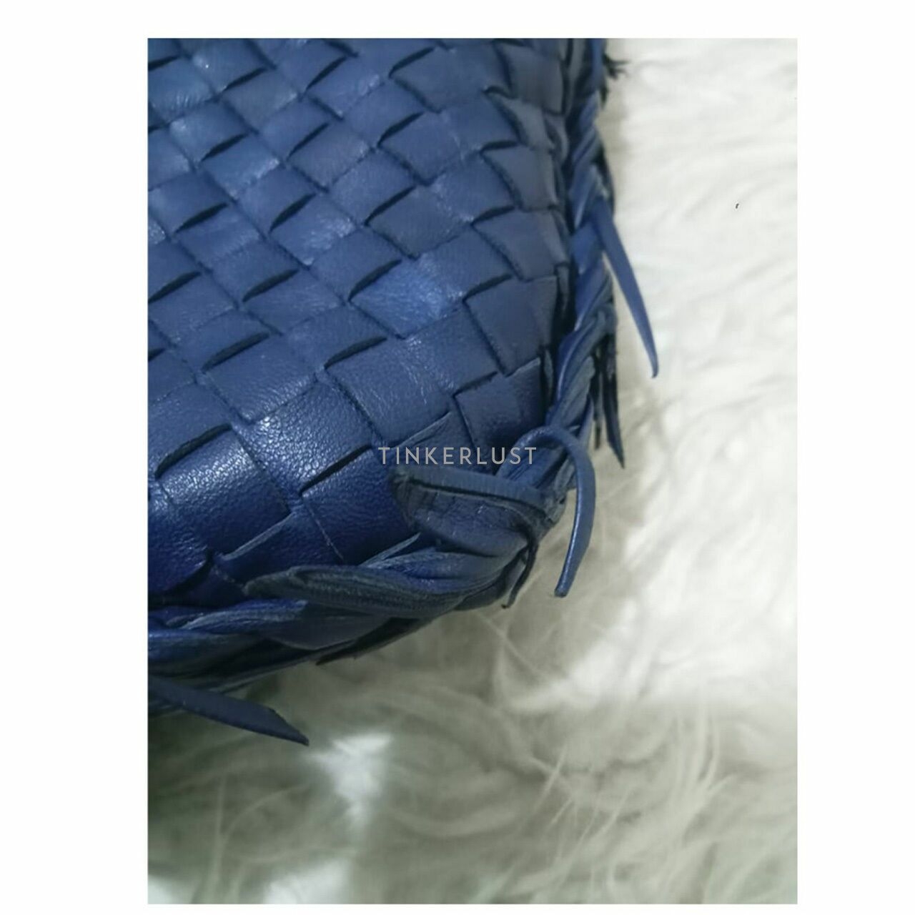 Bottega Veneta Hobo Fuzzy Maxi Navy 2011