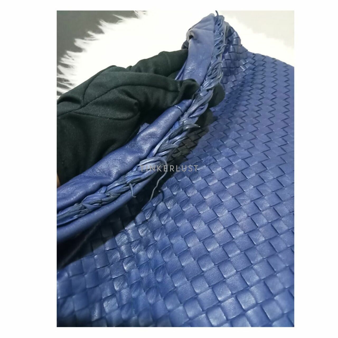 Bottega Veneta Hobo Fuzzy Maxi Navy 2011