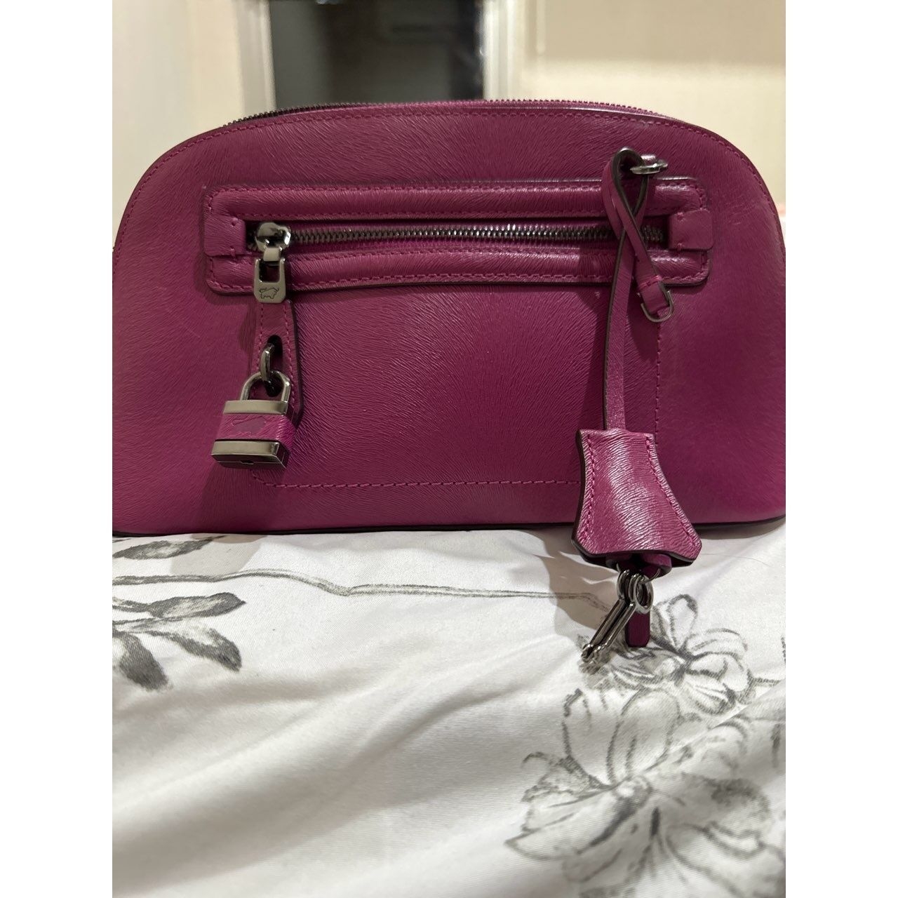 Braun Buffel Fuchsia Sling Bag