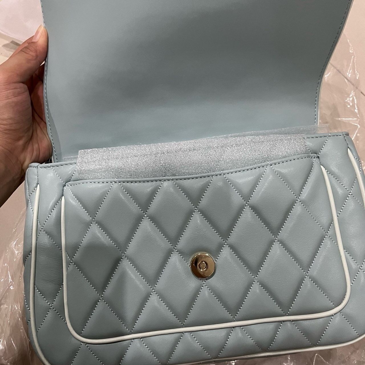 kate spade carey colorblock edge quilted wide sage shoulder bag