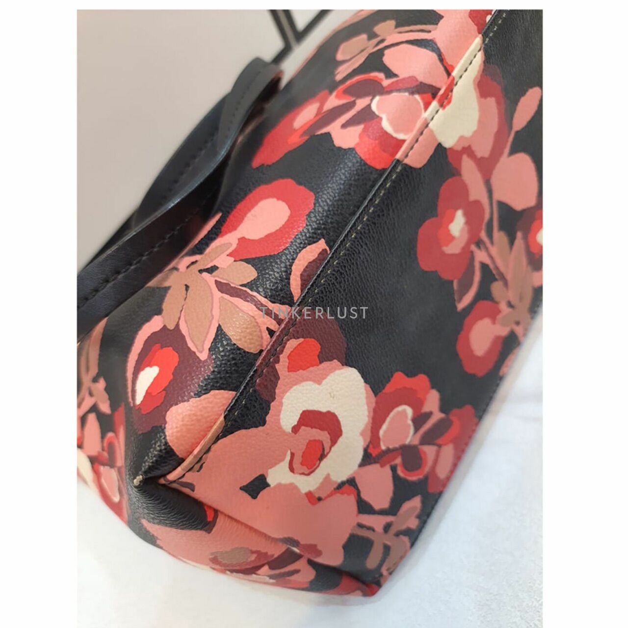 Hawthorne Lane Floral Ryan Tote Bag & Wallet