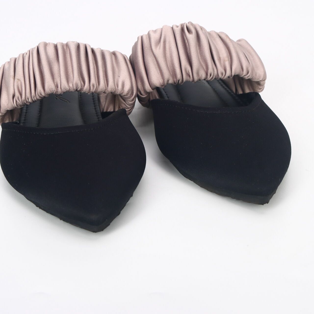 Ittaherl Black Mules Sandals