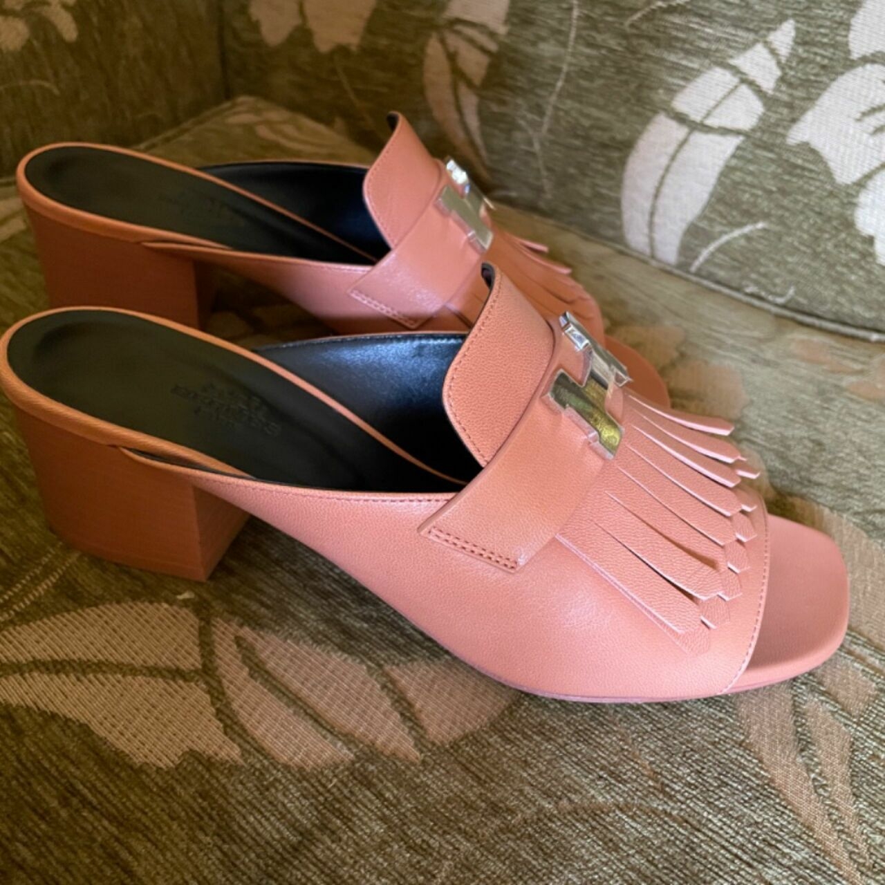 Hermes Alma Sandals Rose Rubinga