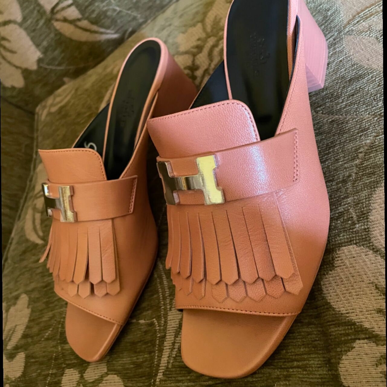 Hermes Alma Sandals Rose Rubinga