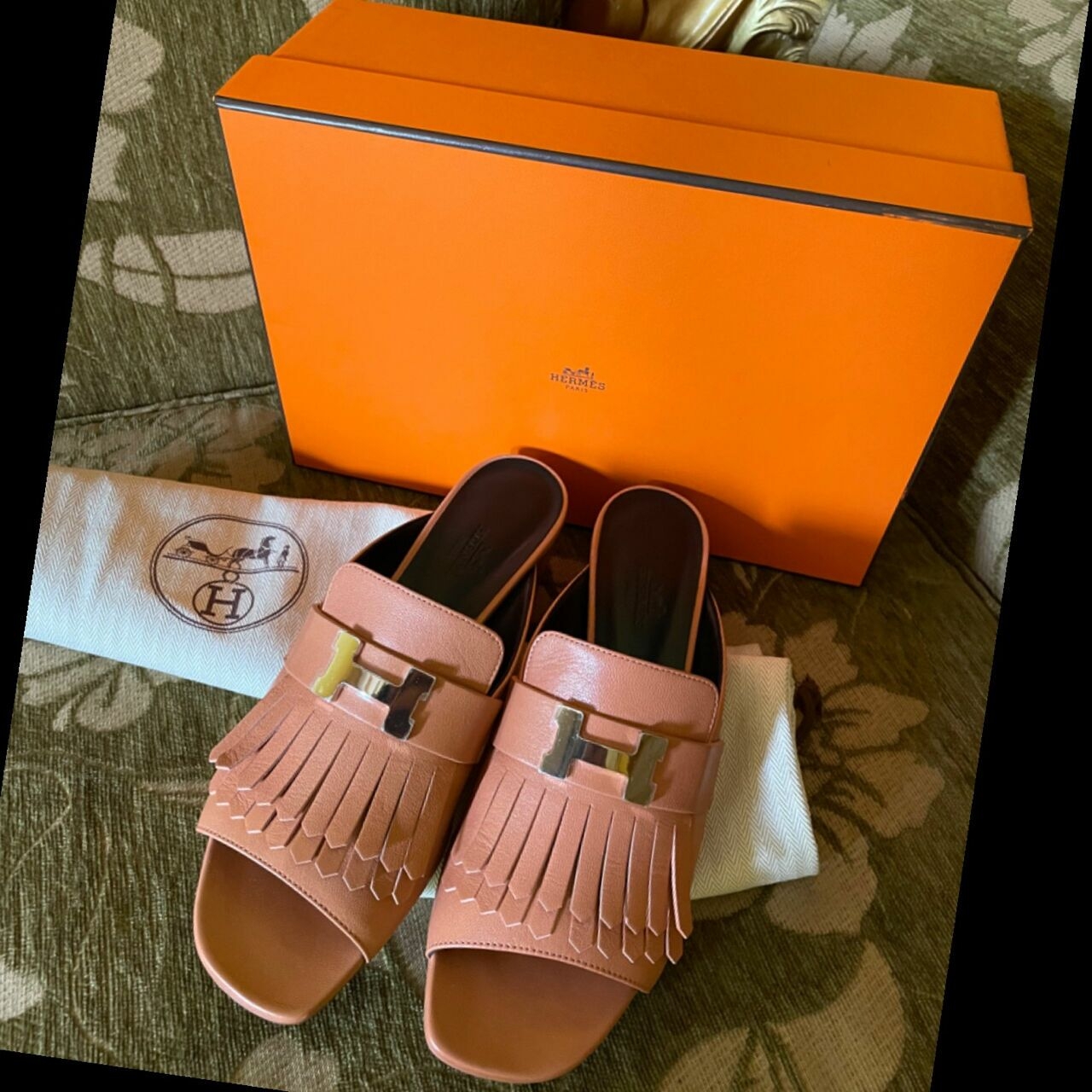 Hermes Alma Sandals Rose Rubinga