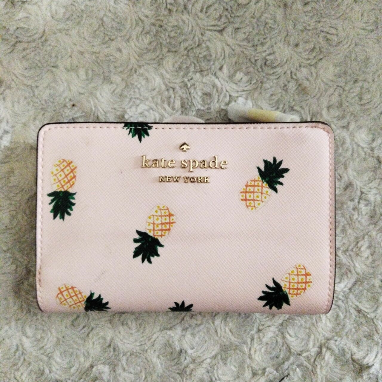 Kate Spade New York Medium Compbifold K7218 Pineapples Prin Pink Multi