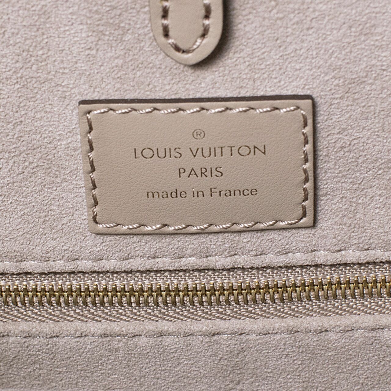 Louis Vuitton OnTheGo MM Tourterelle / Crème