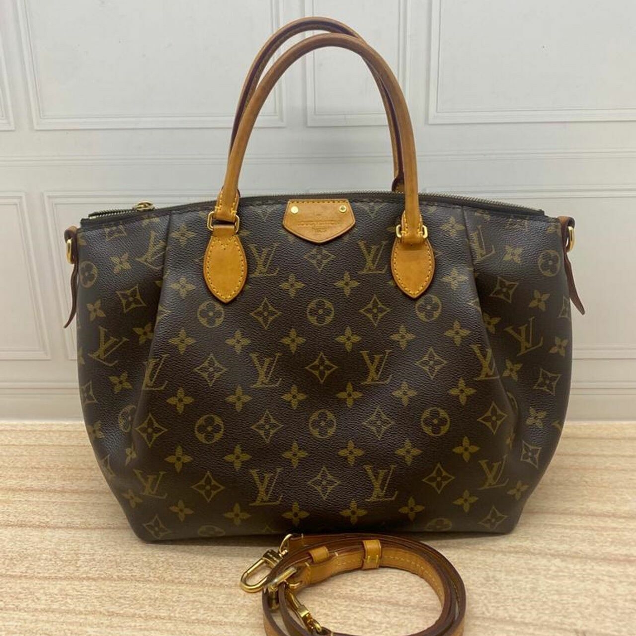 Louis Vuitton Monogram Canvas Turenne MM 2014 Satchel