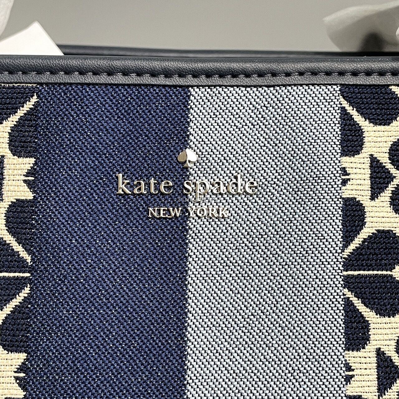 Kate Spade KE542 Flower Jacquard Striped Market Medium Tote Bag