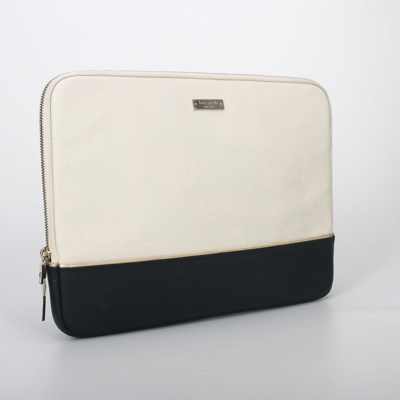  Kate Spade White/Black Laptop Sleeve