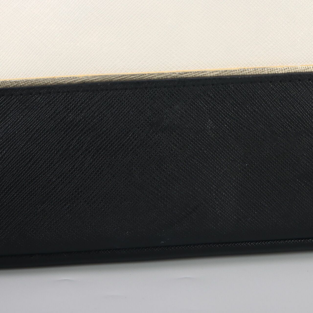  Kate Spade White/Black Laptop Sleeve