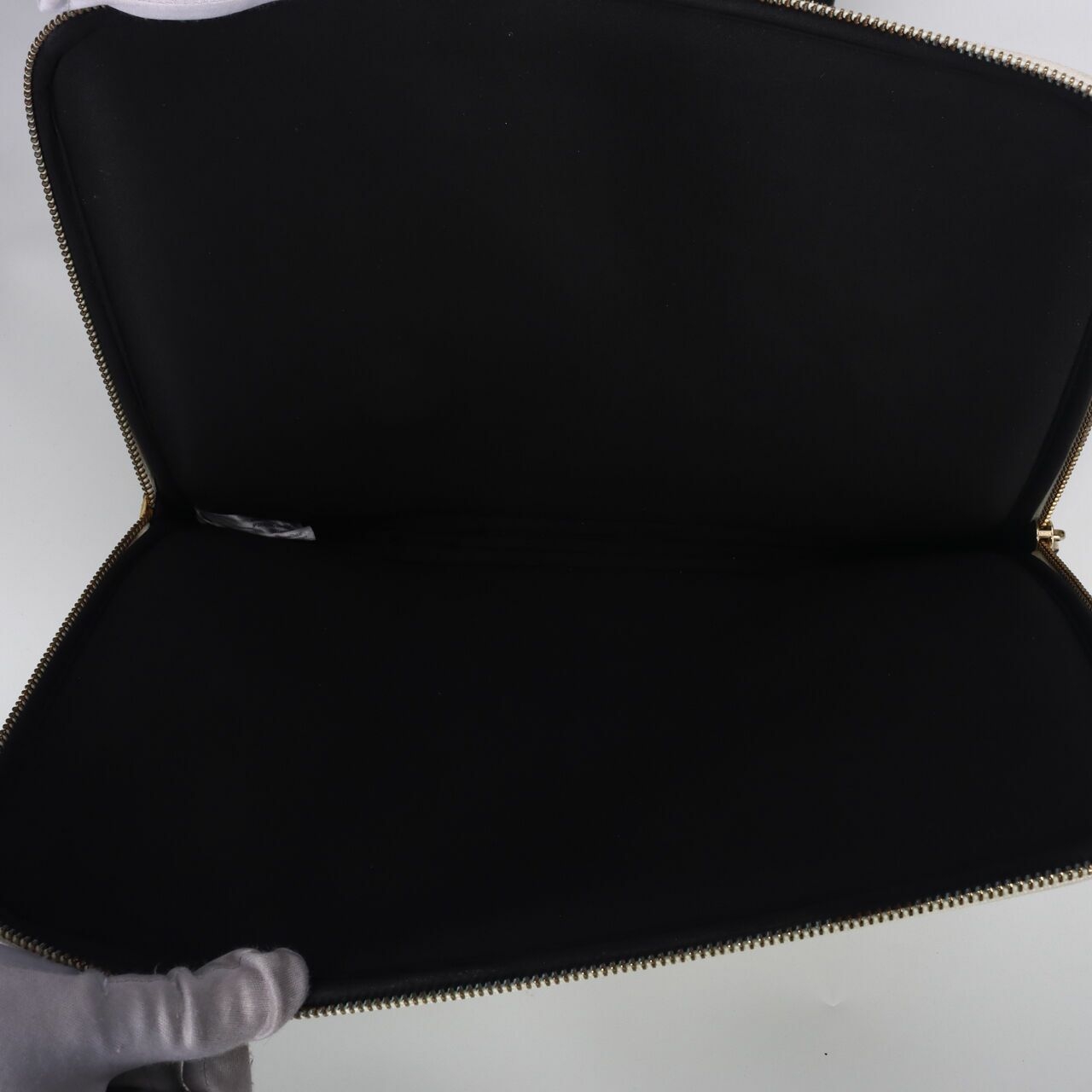  Kate Spade White/Black Laptop Sleeve