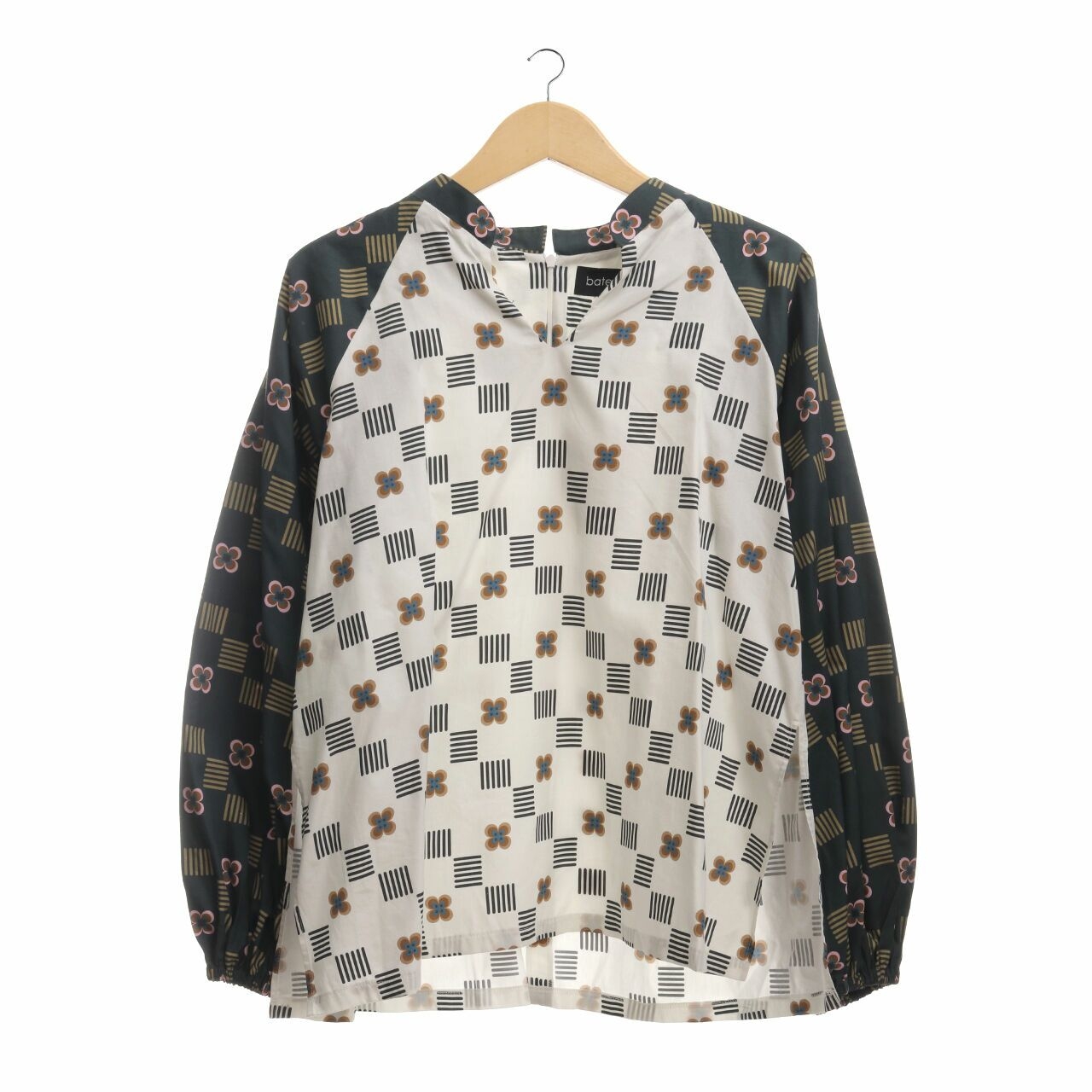 Bateeq Green & Broken White Floral Blouse