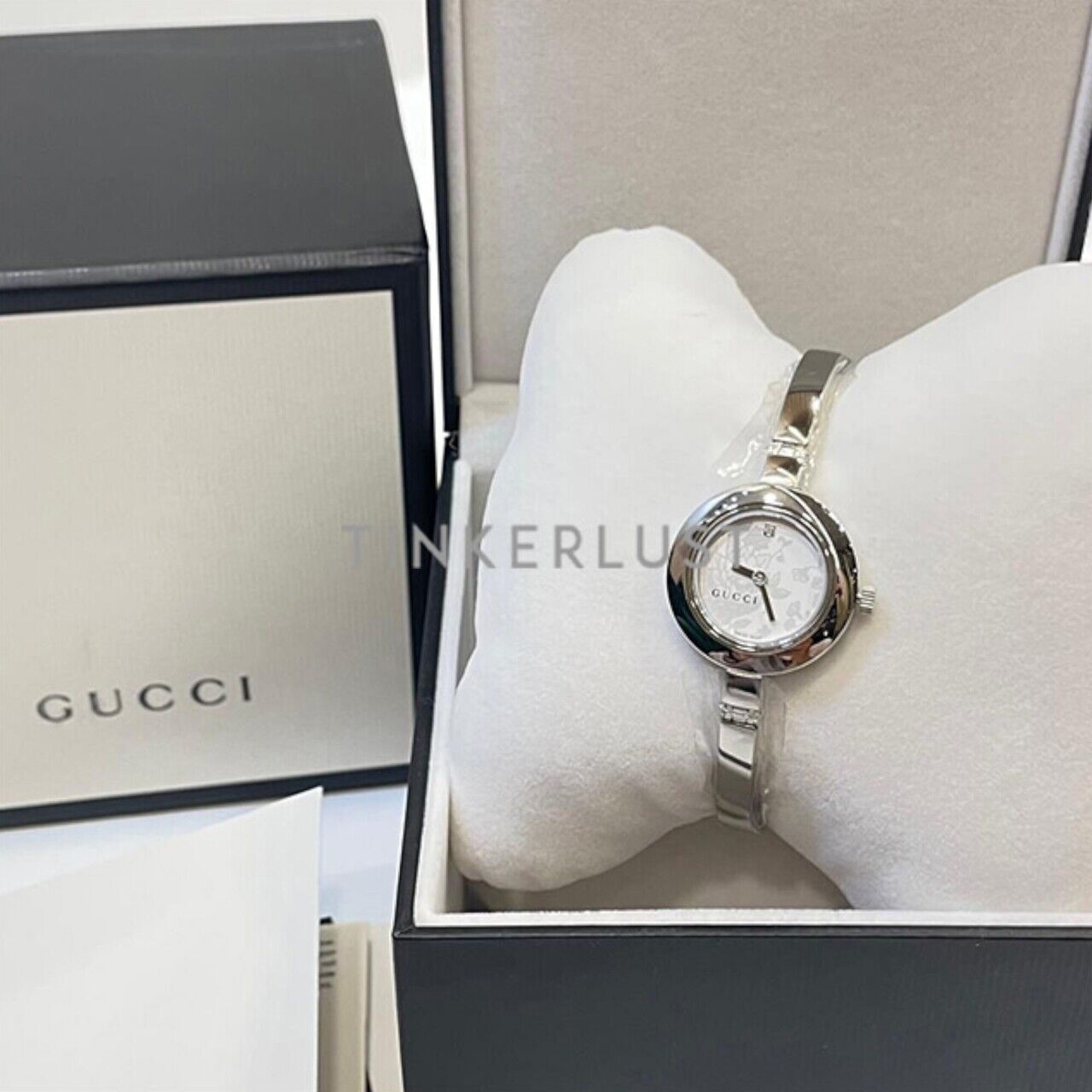 Gucci 105 Series Diamond Silver Flower Dial Ladies Watch YA105507 Watch