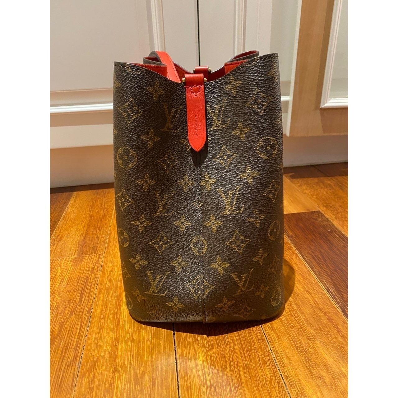 Louis Vuitton Neonoe Monogram Brown & Red Shoulder Bag