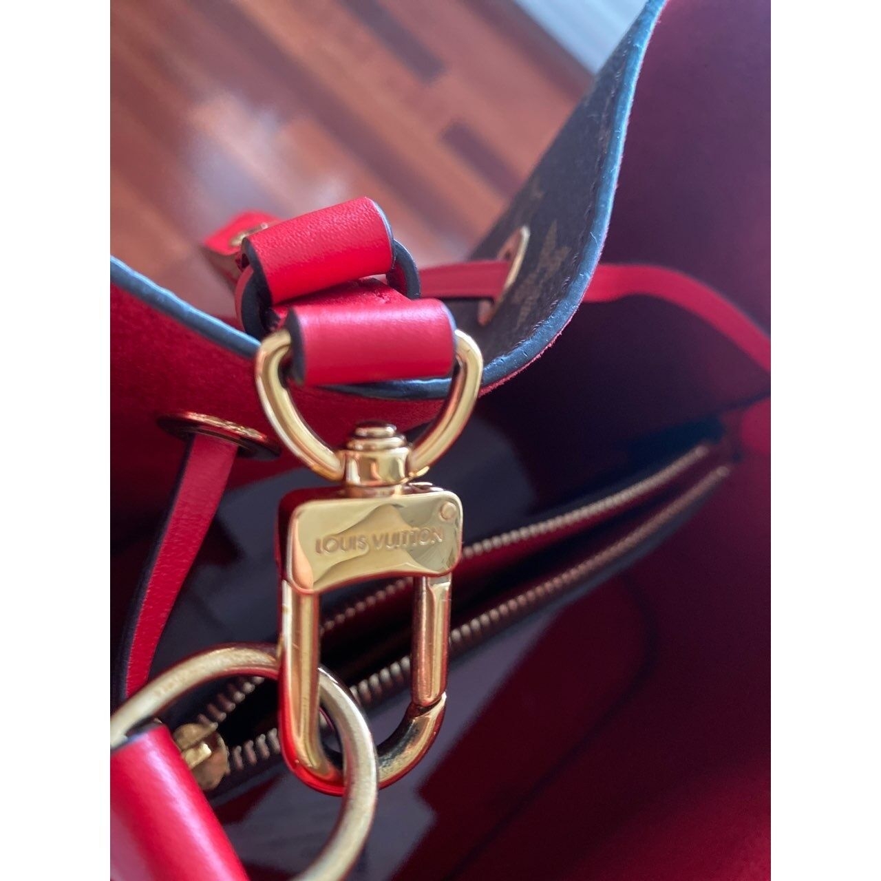 Louis Vuitton Neonoe Monogram Brown & Red Shoulder Bag