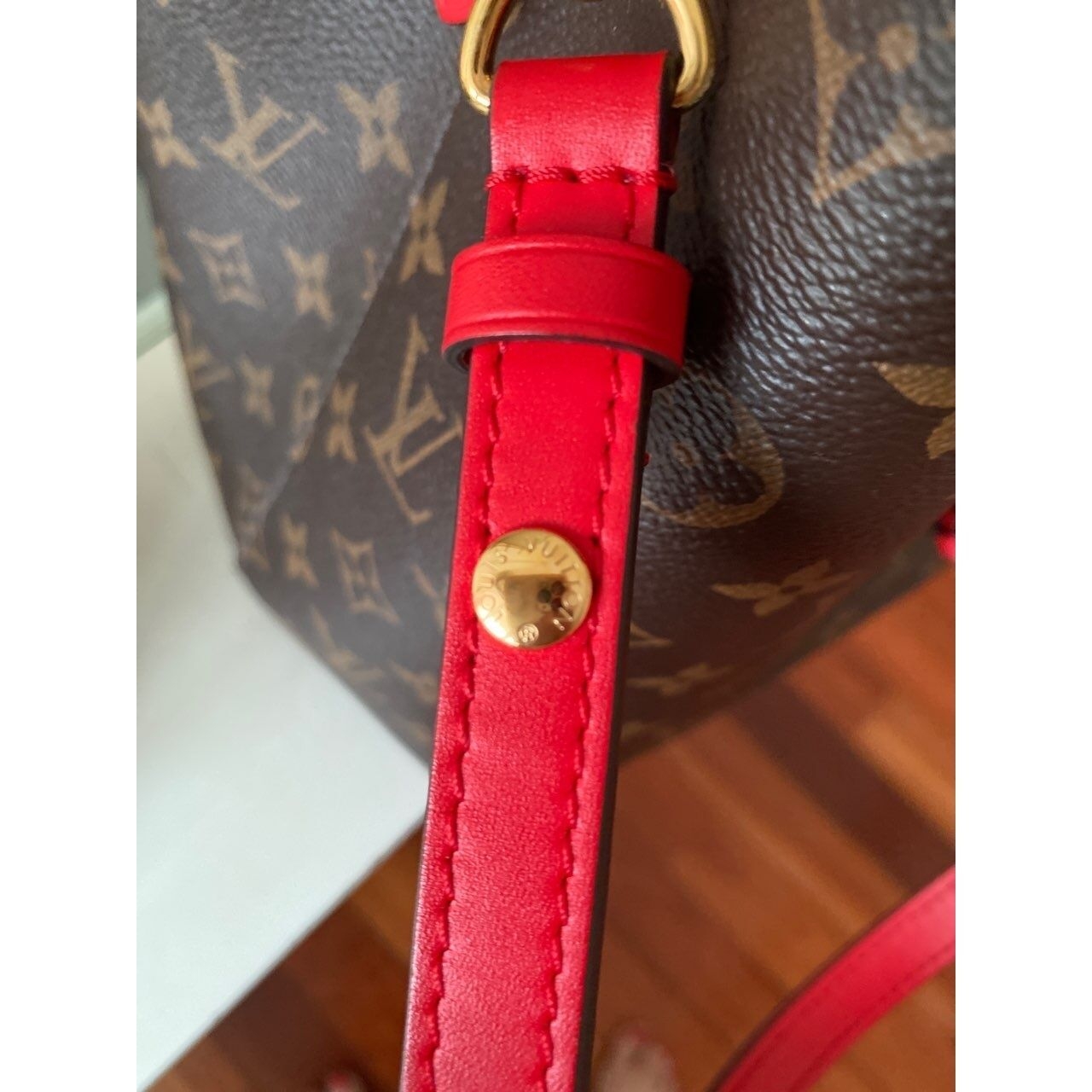 Louis Vuitton Neonoe Monogram Brown & Red Shoulder Bag