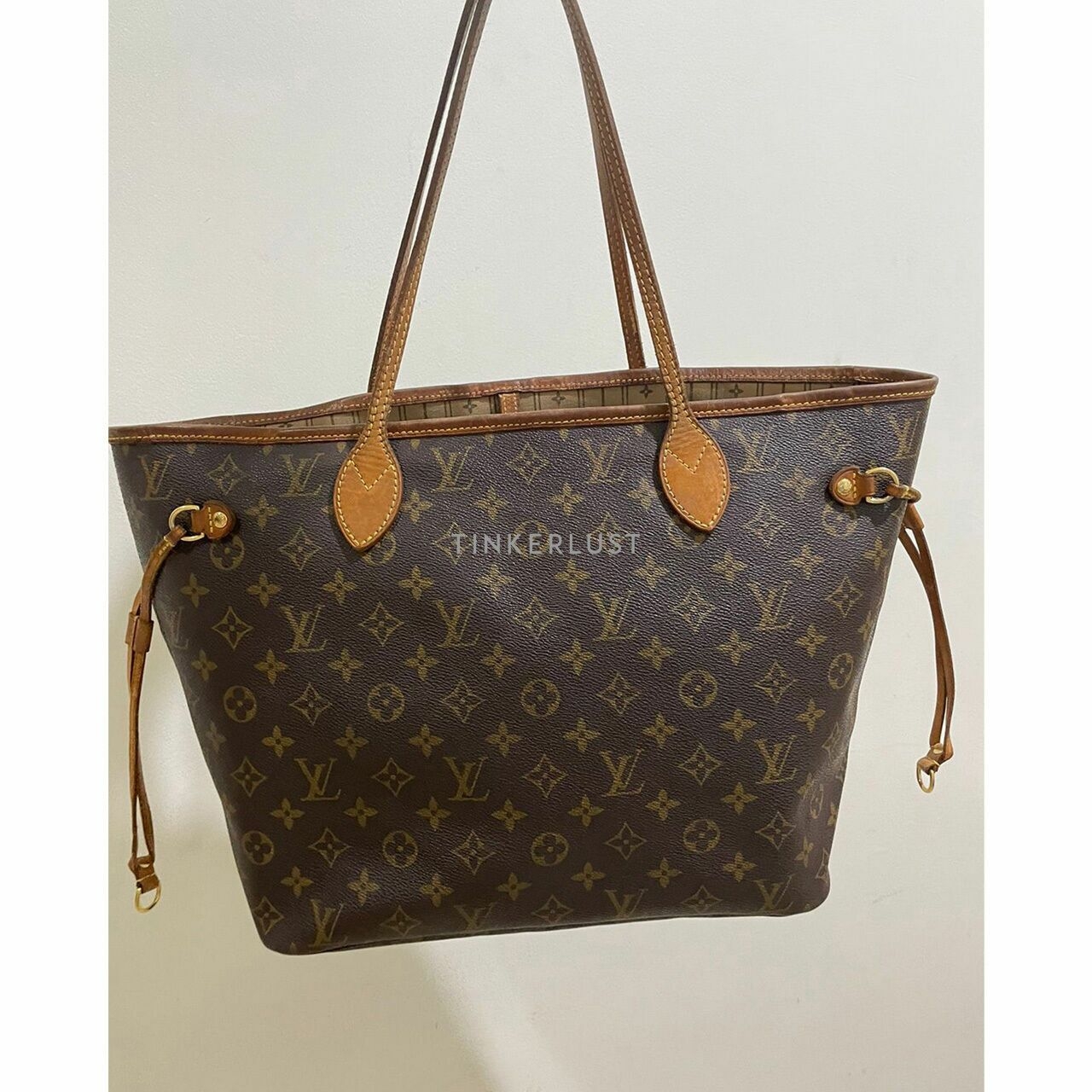 Louis Vuitton Neverfull Monogram MM Tote Bag