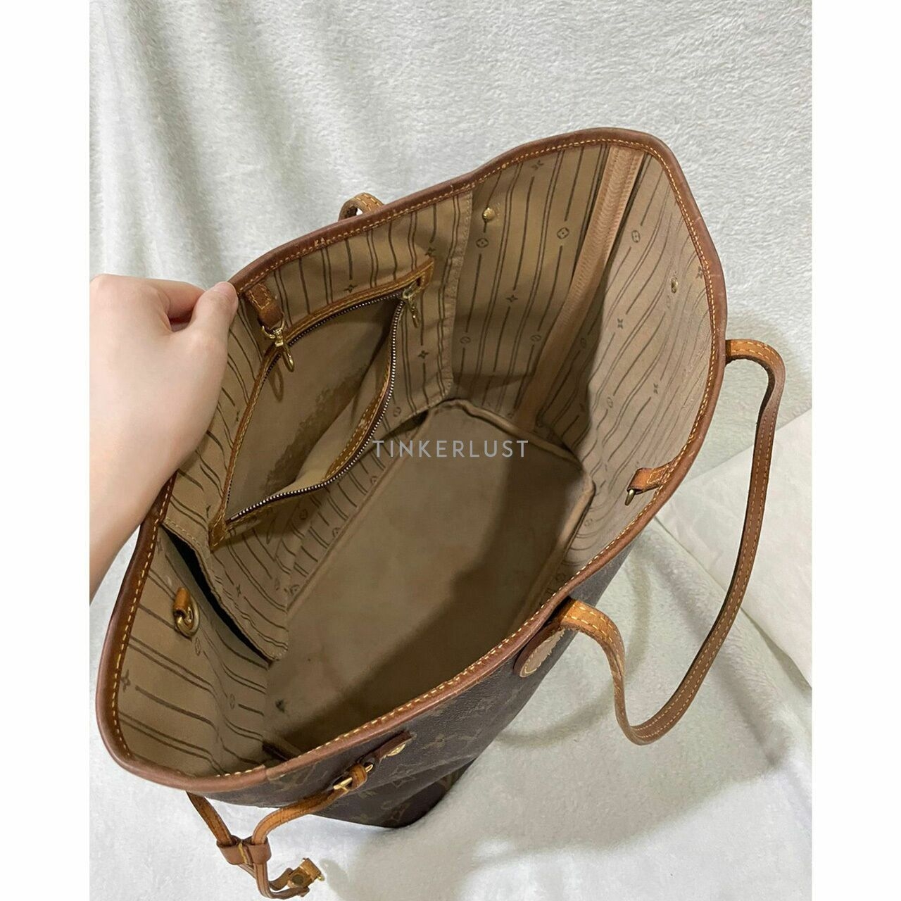 Louis Vuitton Neverfull Monogram MM Tote Bag