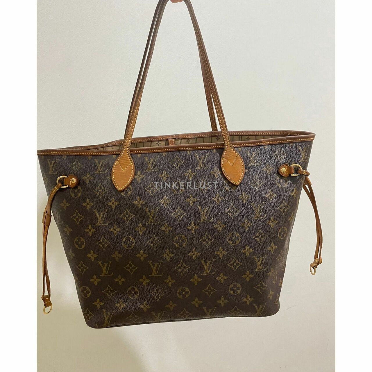 Louis Vuitton Neverfull Monogram MM Tote Bag