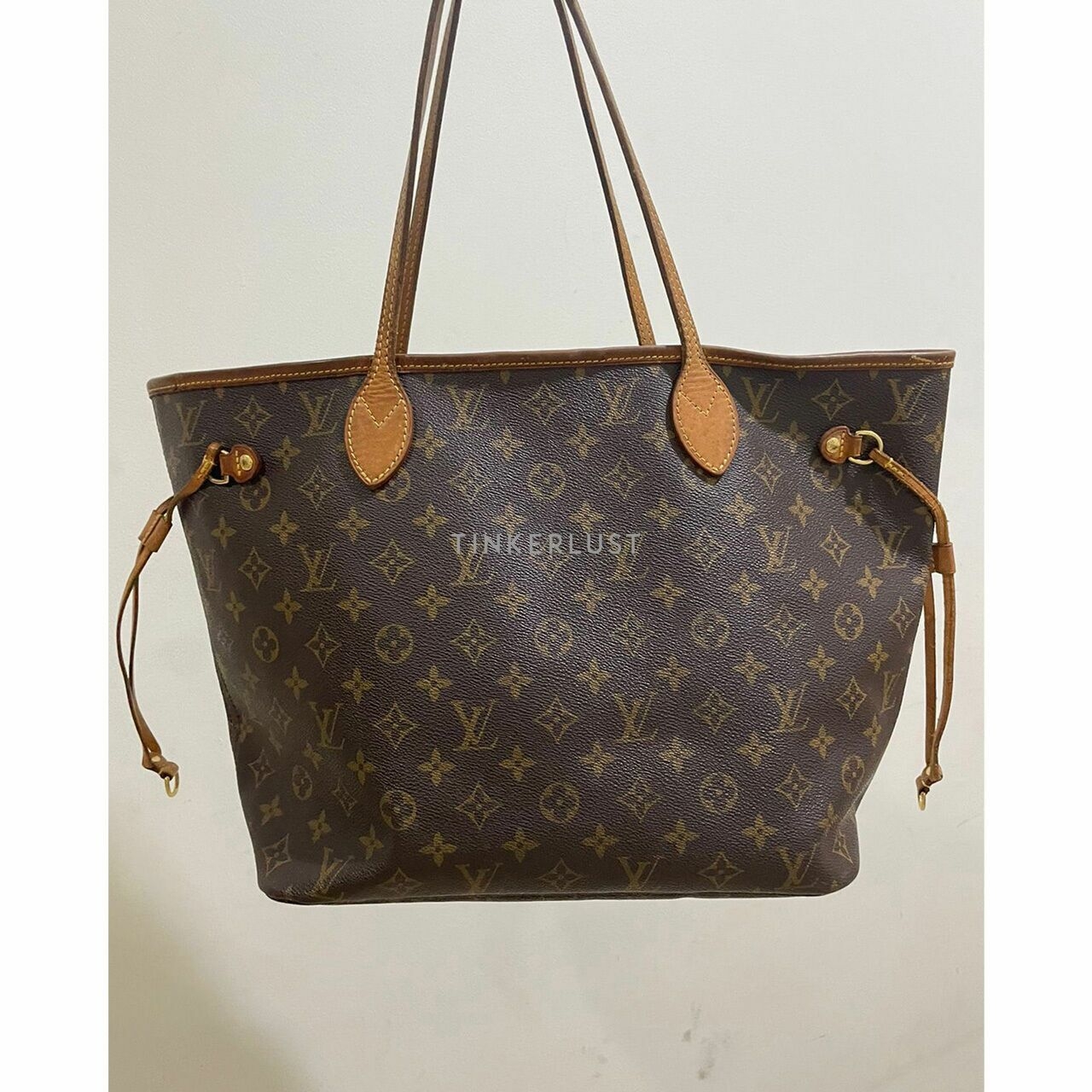 Louis Vuitton Neverfull Monogram MM Tote Bag