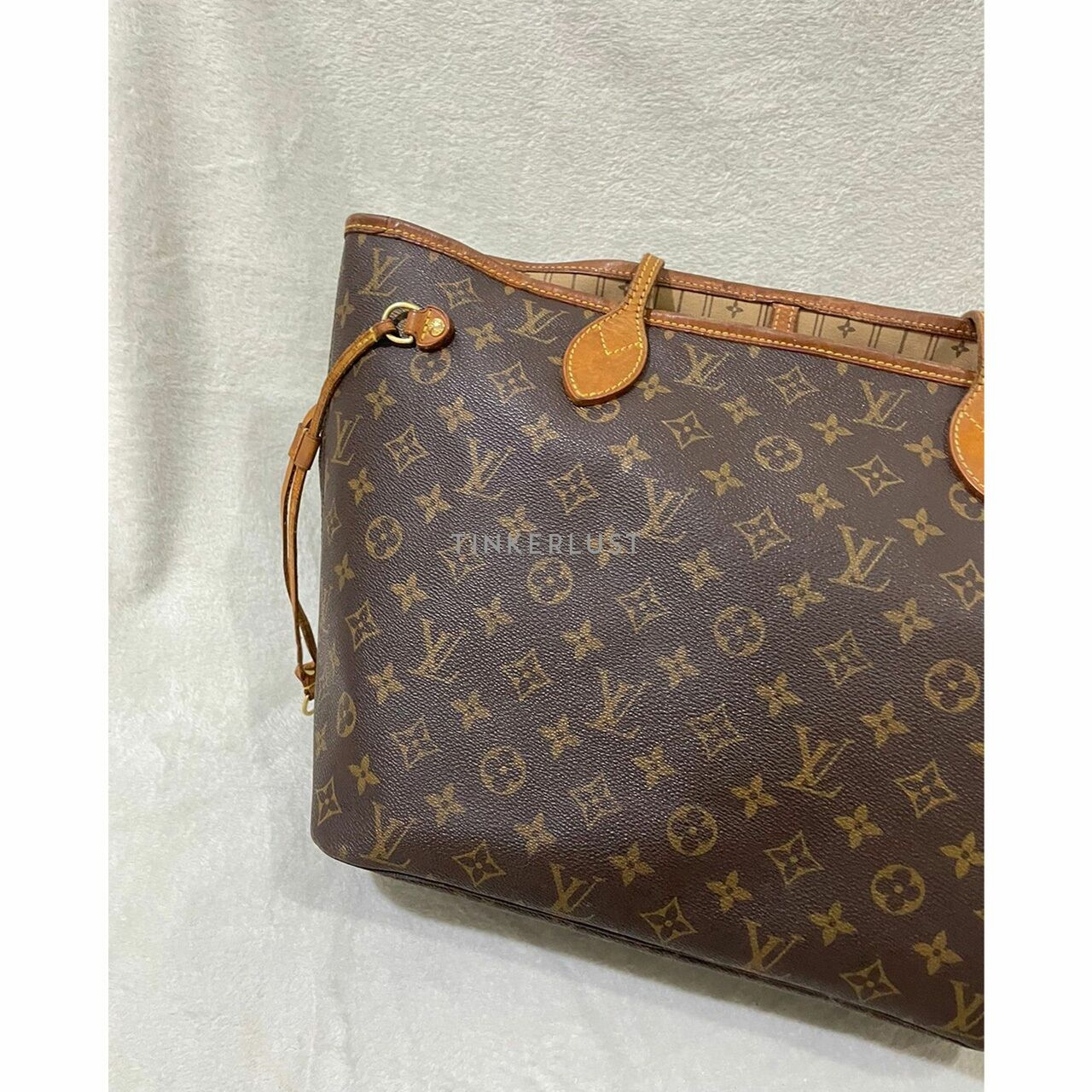 Louis Vuitton Neverfull Monogram MM Tote Bag